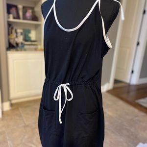 Black & white tank dress. Adjustable shoulder ties. XL